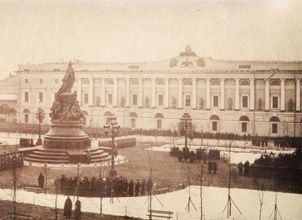 открытие памятника Екатерине II на площади Островского